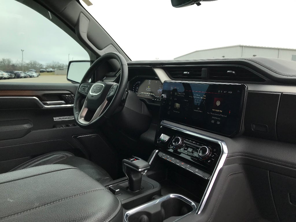 2025 GMC Sierra Denali