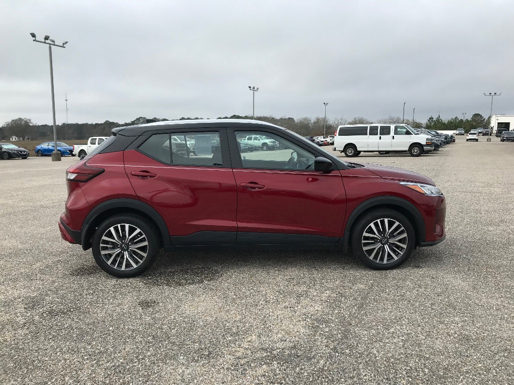 2023 Nissan Kicks SV