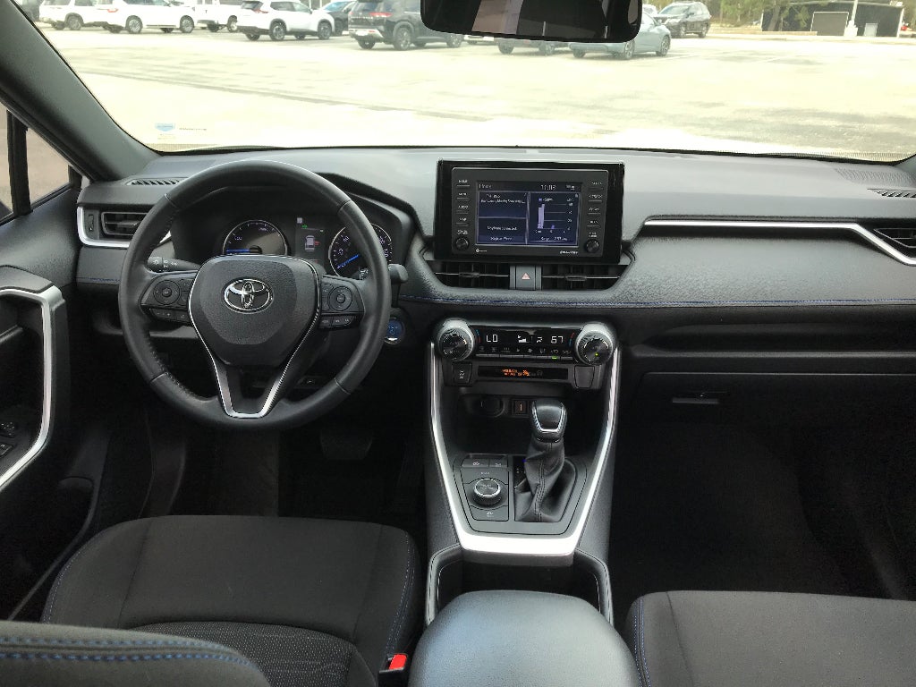 2022 Toyota RAV4 Hybrid SE