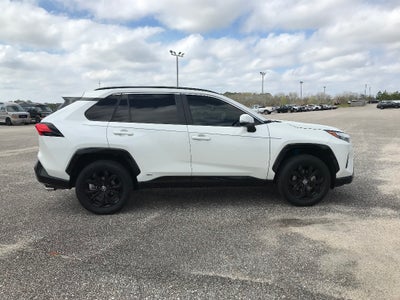 2022 Toyota RAV4 Hybrid SE