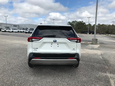 2022 Toyota RAV4 Hybrid SE