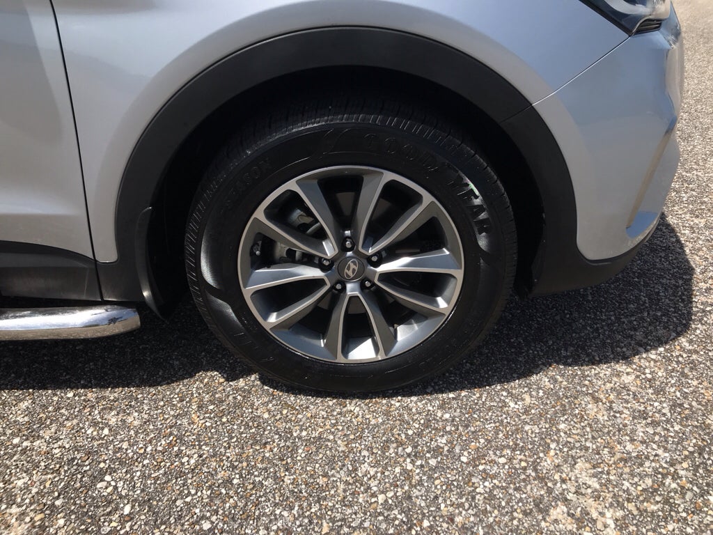 2018 Hyundai SANTA FE XL SE