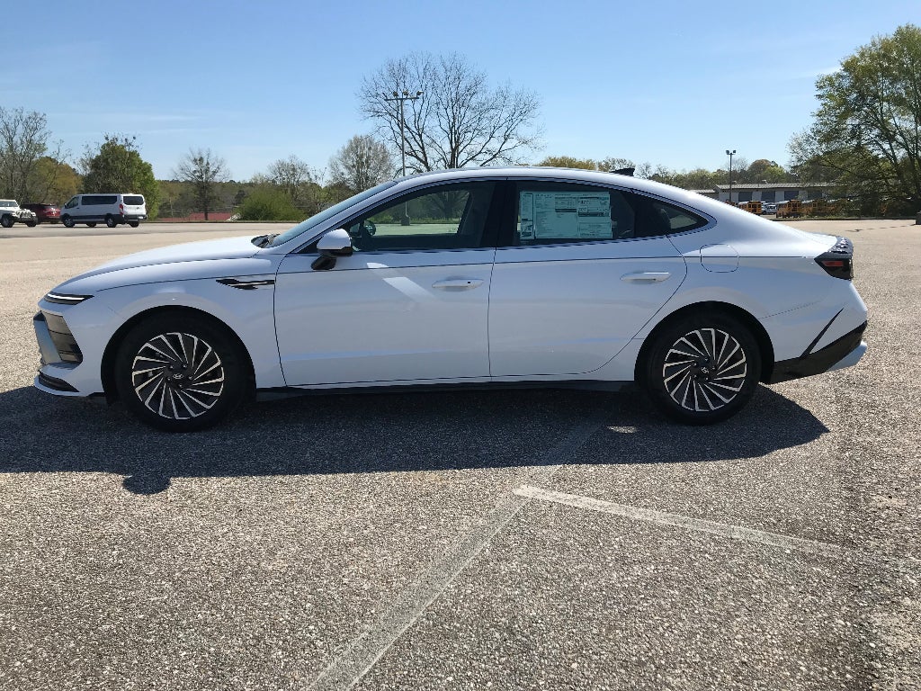2026 Hyundai SONATA HYBRID SEL