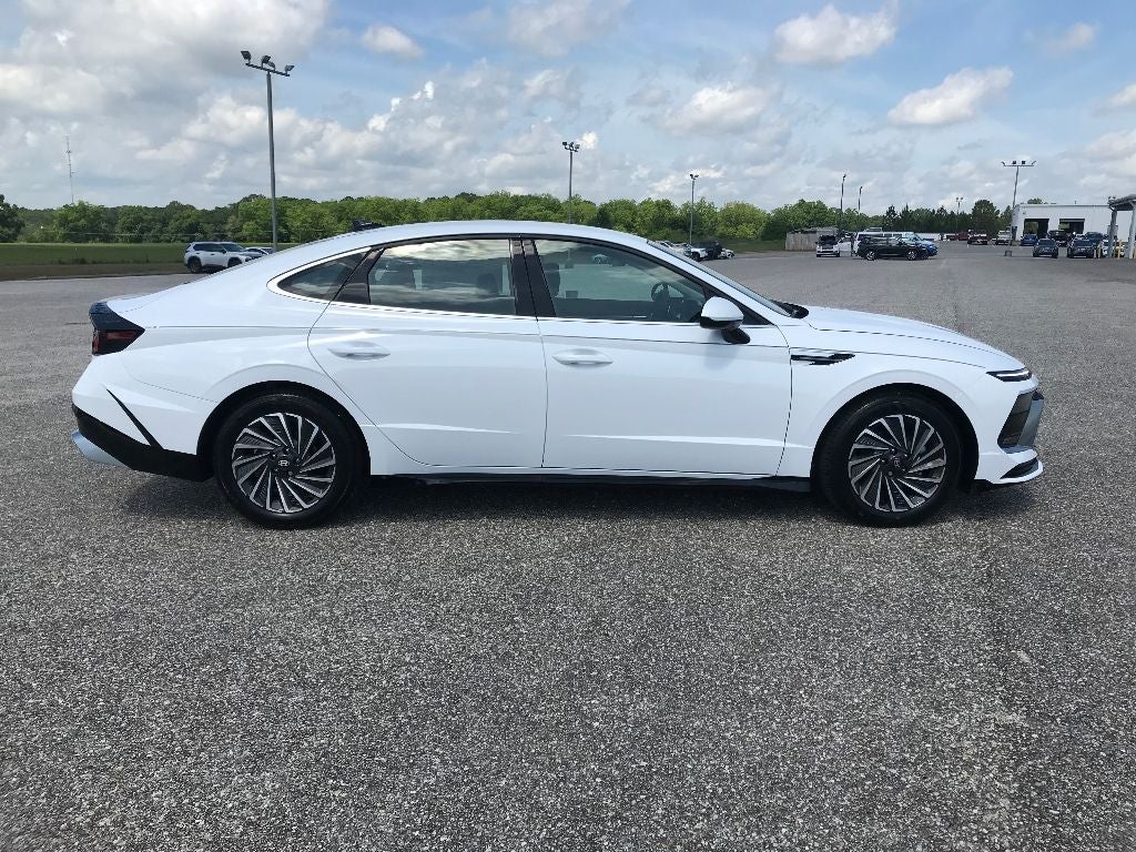2025 Hyundai SONATA HYBRID SEL