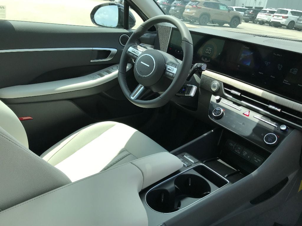 2025 Hyundai SONATA HYBRID SEL