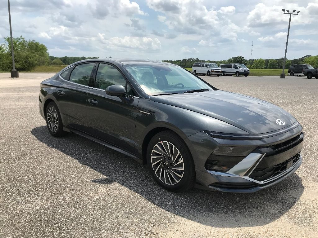 2025 Hyundai SONATA HYBRID SEL
