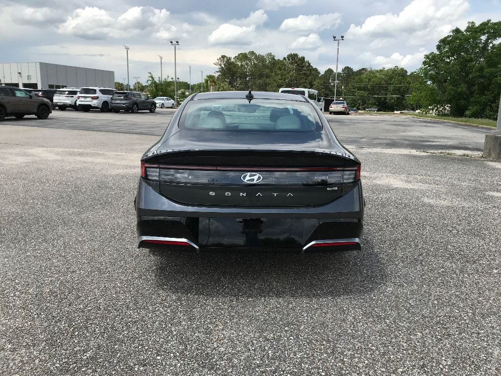 2025 Hyundai SONATA HYBRID SEL