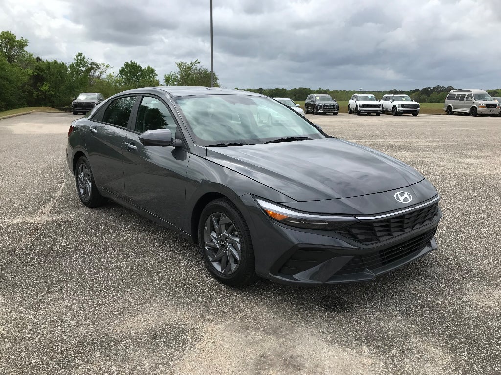 2024 Hyundai ELANTRA SEL