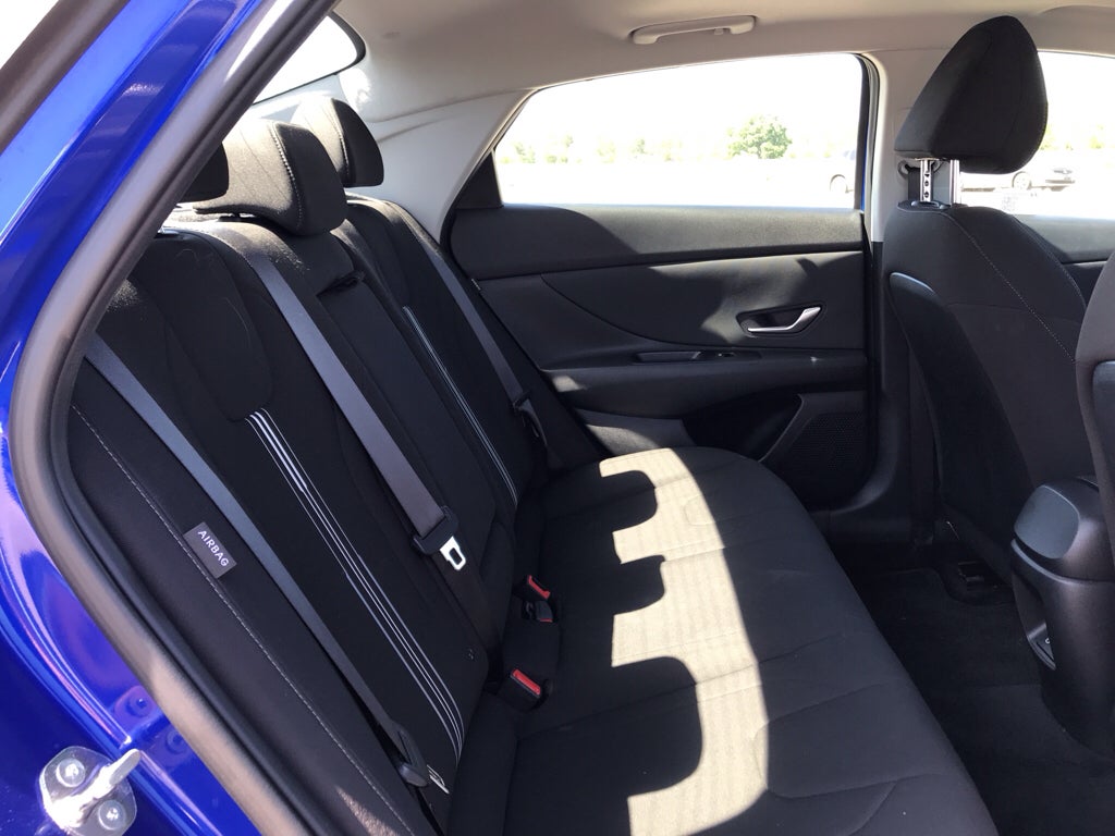 2025 Hyundai ELANTRA SEL Convenience